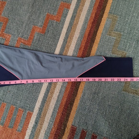 Matching LAAIN SET in blue/gray and pink with piping detail size Small - Picture 11 of 13